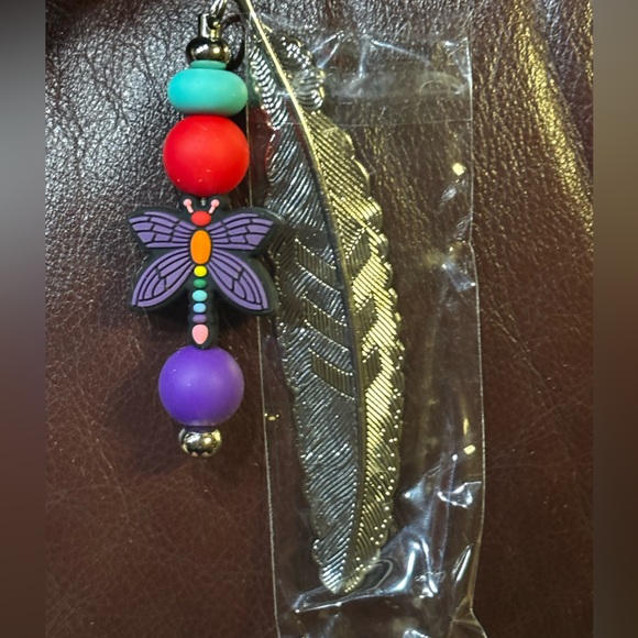 Colorful Metal Feather and Bead Bookmarks, Hand Crafted - Picture 8 of 9